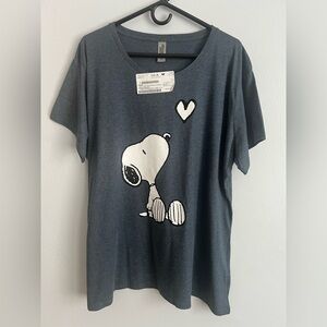 Instant Message x Peanuts Snoopy Graphic T-Shirt – Navy Blue